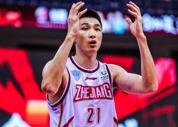 沃格尔:防守能使我们赢球 关键球也是NBA常规赛，凭借着布克的绝杀，太阳客场116-113险胜尼克斯。